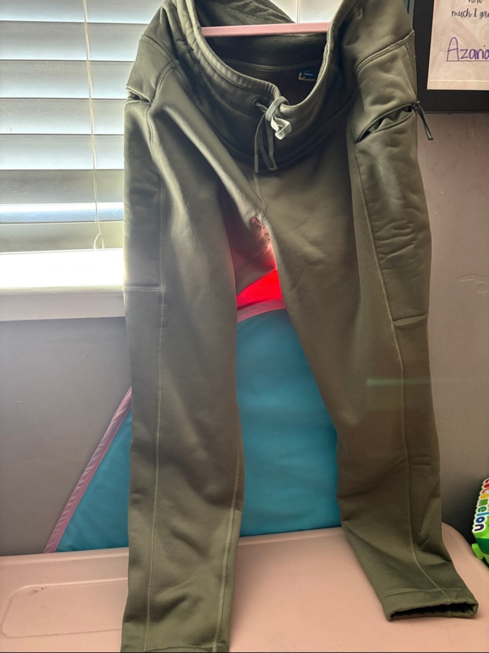 Old Navy Olive Green Fleece-Lined Leggings